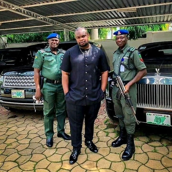 a27d24_64b7c3ff835f445d825ba11cdf8c6e87mv2